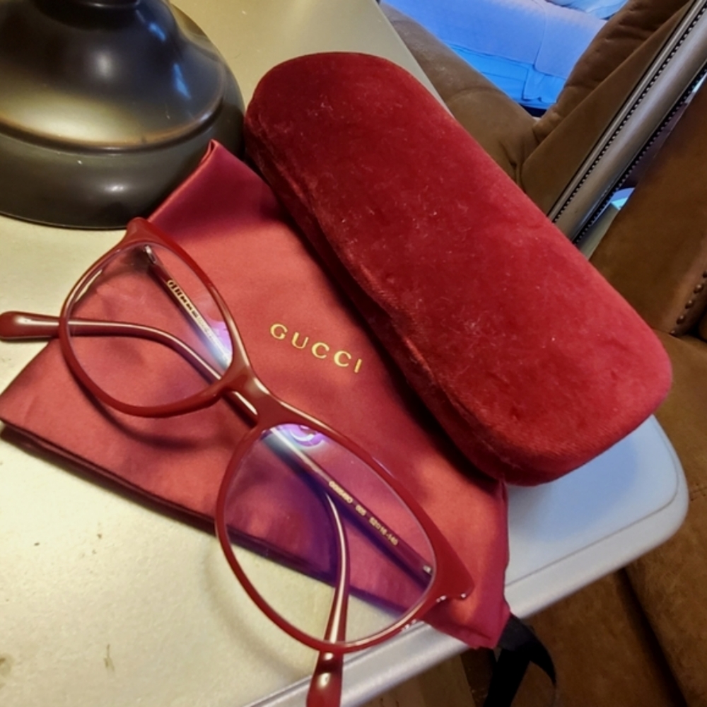 Gucci burgundy eyeglasses 😍